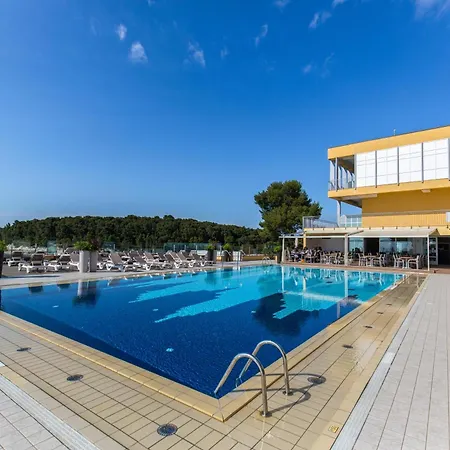 Horizont Semesteranläggning (resort) 2*